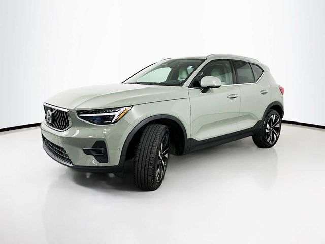 2025 Volvo XC40 Plus Bright Theme