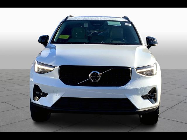 2025 Volvo XC40 Plus Dark Theme