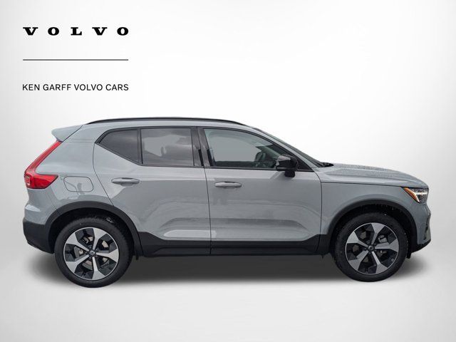 2025 Volvo XC40 Plus Dark Theme