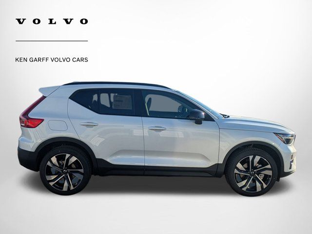 2025 Volvo XC40 Plus Dark Theme