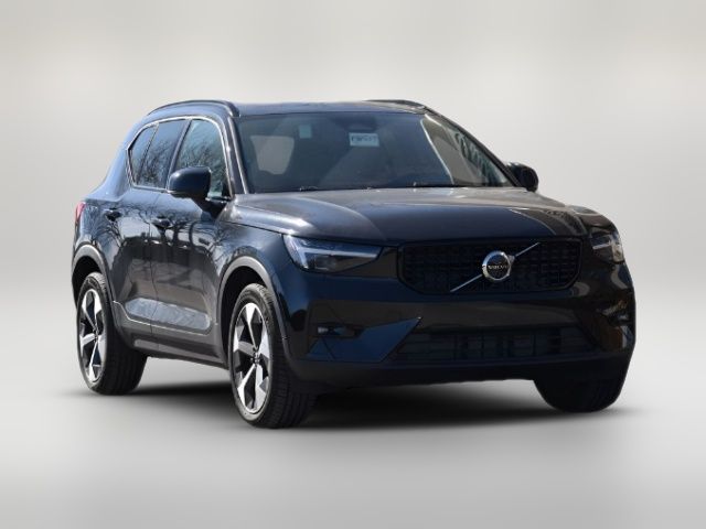 2025 Volvo XC40 Plus Dark Theme