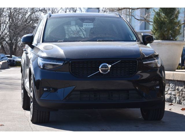 2025 Volvo XC40 Plus Dark Theme