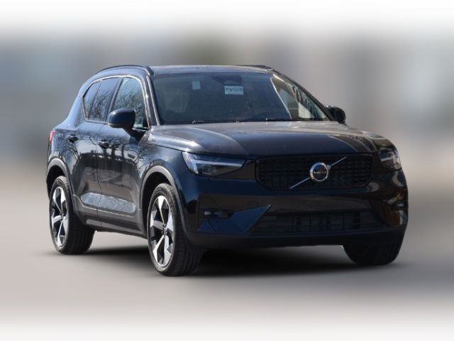 2025 Volvo XC40 Plus Dark Theme