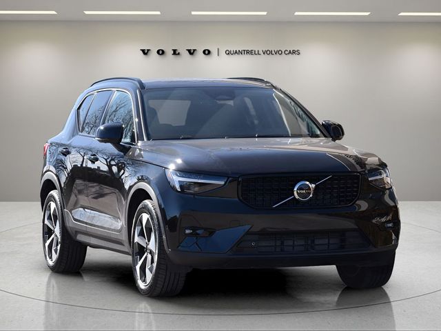 2025 Volvo XC40 Plus Dark Theme