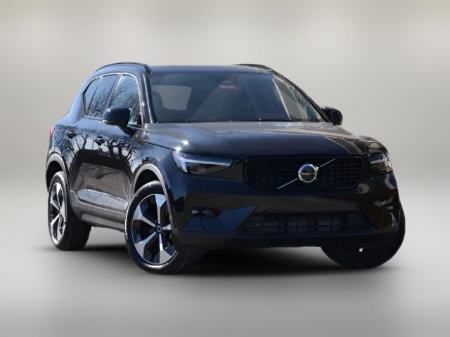 2025 Volvo XC40 Plus Dark Theme