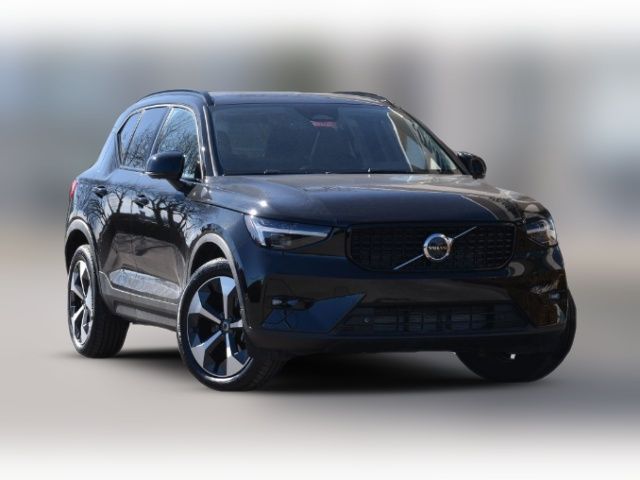 2025 Volvo XC40 Plus Dark Theme