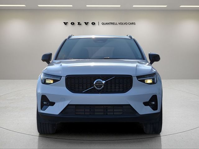 2025 Volvo XC40 Plus Dark Theme