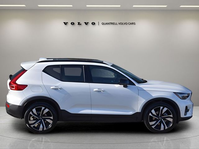 2025 Volvo XC40 Plus Dark Theme