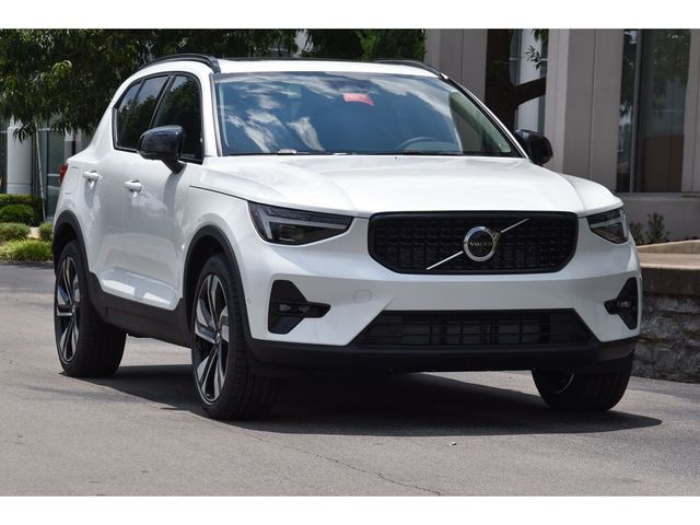 2025 Volvo XC40 Plus Dark Theme