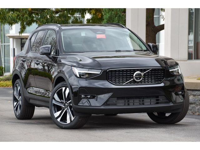 2025 Volvo XC40 Plus Dark Theme