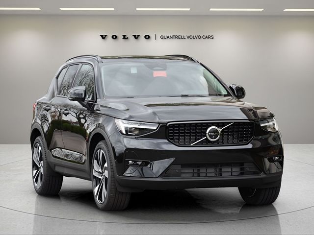 2025 Volvo XC40 Plus Dark Theme