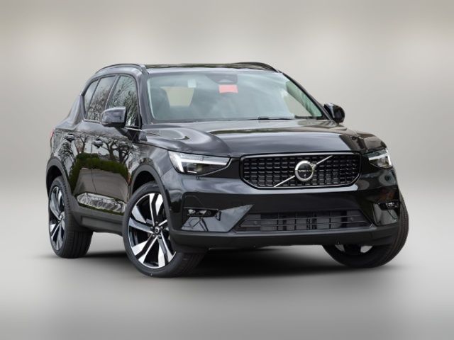 2025 Volvo XC40 Plus Dark Theme