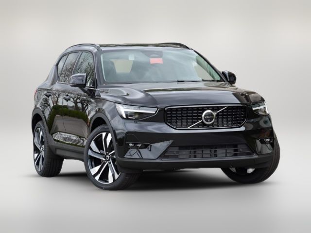 2025 Volvo XC40 Plus Dark Theme