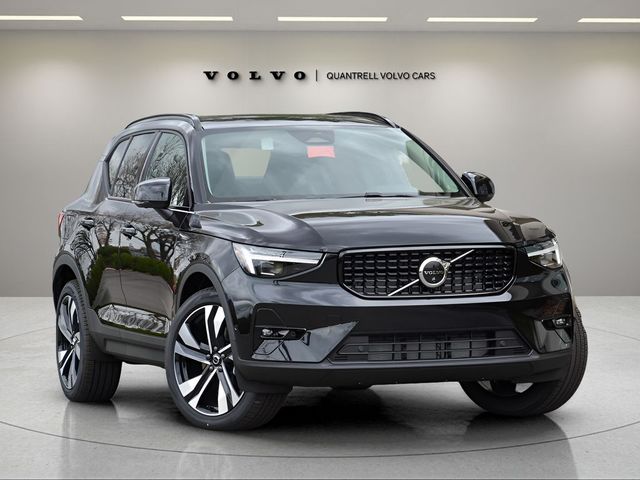 2025 Volvo XC40 Plus Dark Theme