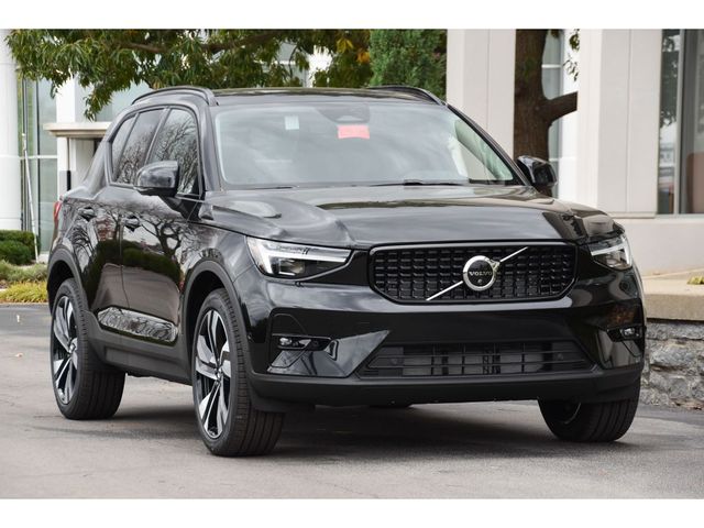 2025 Volvo XC40 Plus Dark Theme