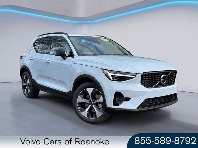 2025 Volvo XC40 Plus Dark Theme