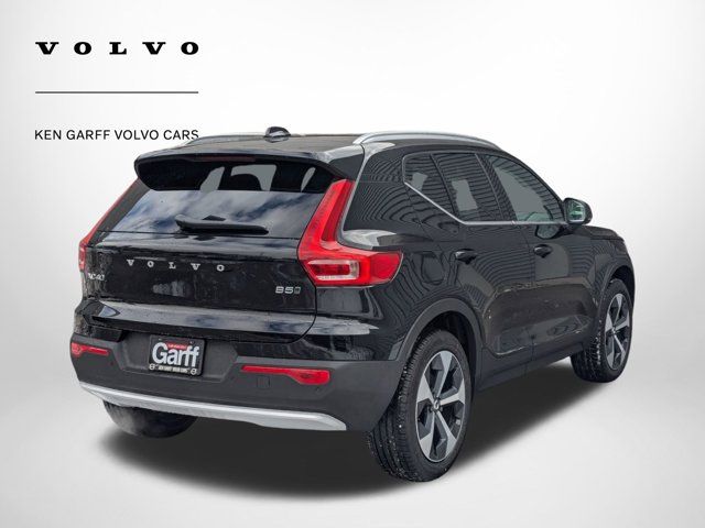 2025 Volvo XC40 Plus Bright Theme