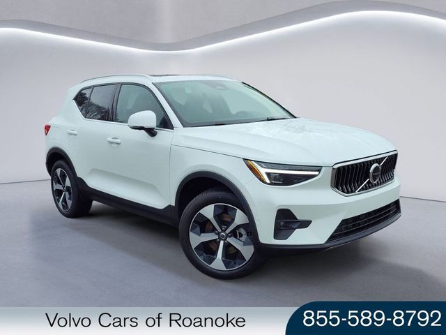 2025 Volvo XC40 Plus Bright Theme