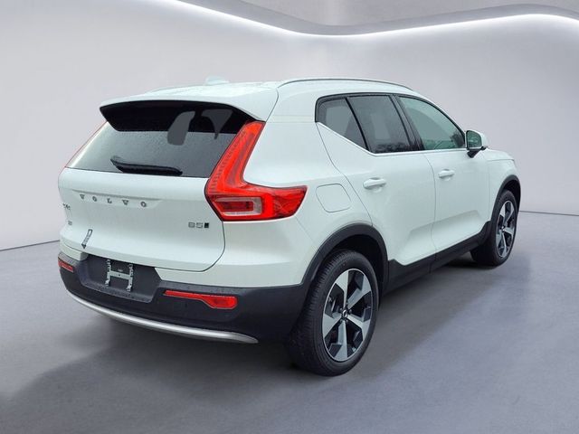 2025 Volvo XC40 Plus Bright Theme