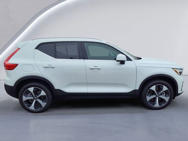 2025 Volvo XC40 Plus Bright Theme