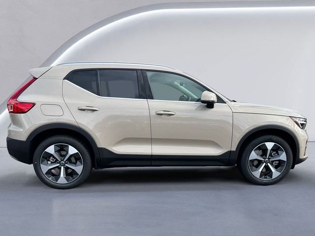 2025 Volvo XC40 Plus Bright Theme