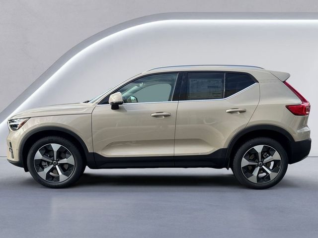 2025 Volvo XC40 Plus Bright Theme