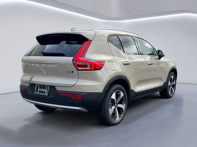 2025 Volvo XC40 Plus Bright Theme