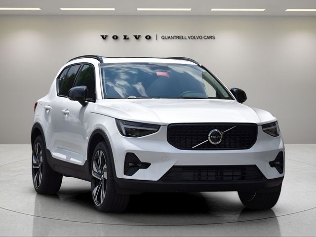 2025 Volvo XC40 Plus Bright Theme