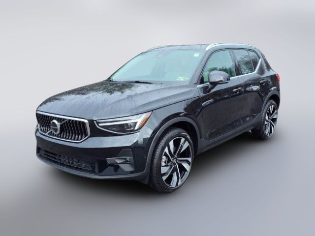 2025 Volvo XC40 Plus Bright Theme