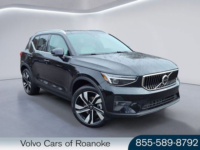 2025 Volvo XC40 Plus Bright Theme