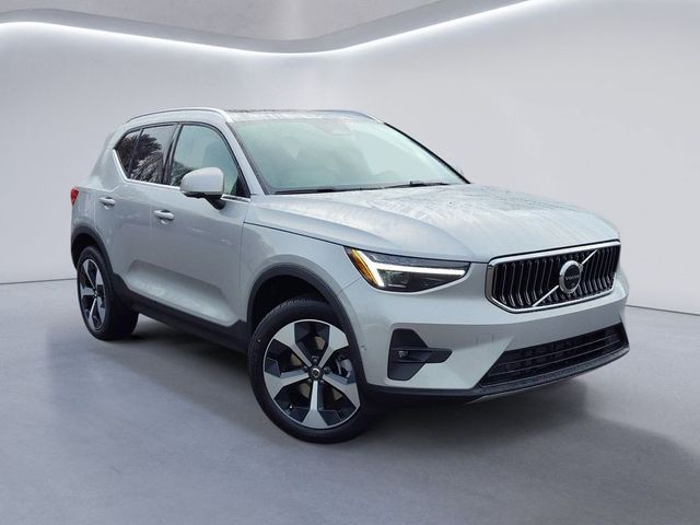 2025 Volvo XC40 Plus Bright Theme