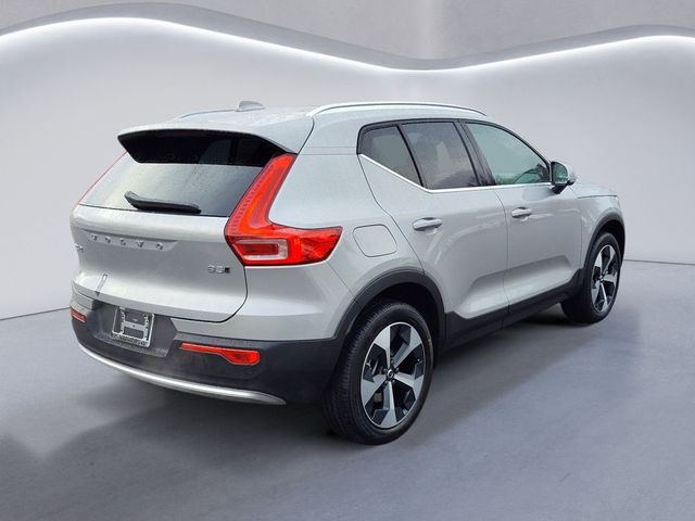 2025 Volvo XC40 Plus Bright Theme