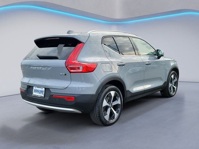 2025 Volvo XC40 Plus Bright Theme