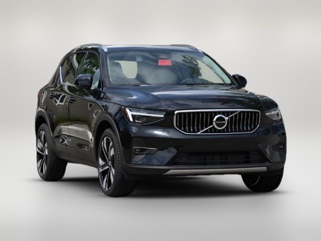 2025 Volvo XC40 Plus Bright Theme