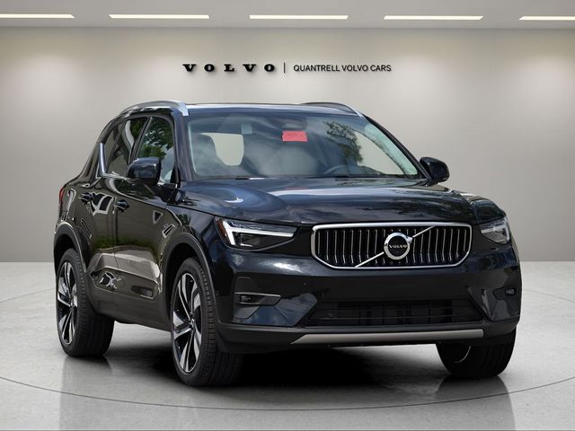 2025 Volvo XC40 Plus Bright Theme