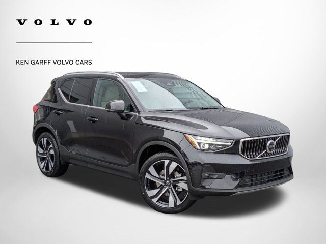 2025 Volvo XC40 Plus Bright Theme