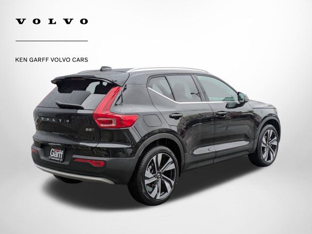 2025 Volvo XC40 Plus Bright Theme