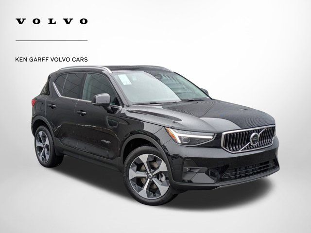 2025 Volvo XC40 Plus Bright Theme