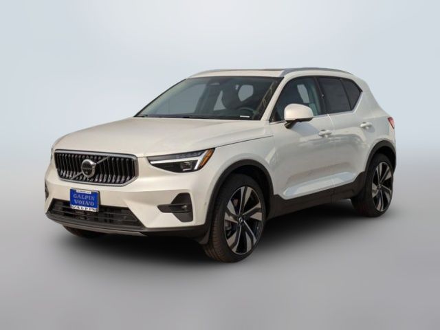 2025 Volvo XC40 Plus Bright Theme