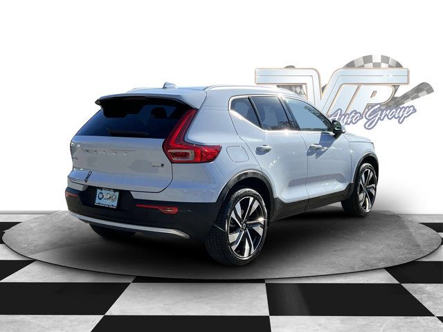 2025 Volvo XC40 Plus Bright Theme