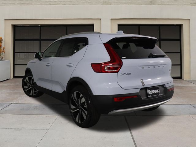 2025 Volvo XC40 Plus Bright Theme