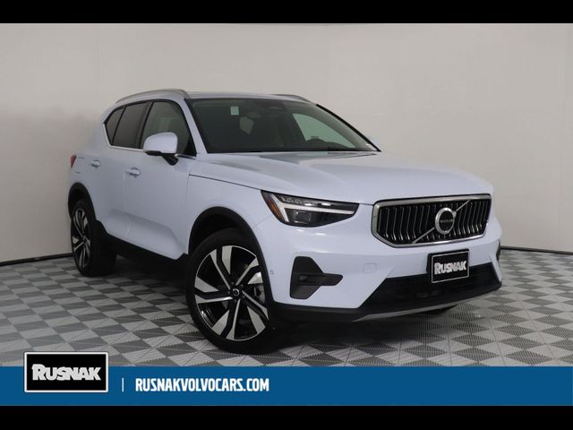 2025 Volvo XC40 Plus Bright Theme