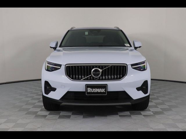 2025 Volvo XC40 Plus Bright Theme