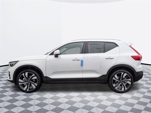 2025 Volvo XC40 Plus Bright Theme