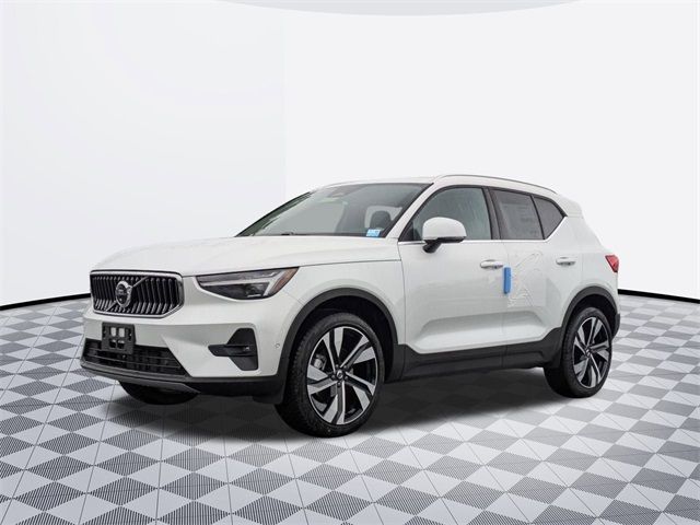 2025 Volvo XC40 Plus Bright Theme