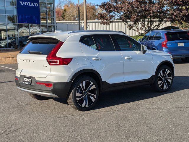 2025 Volvo XC40 Plus Bright Theme