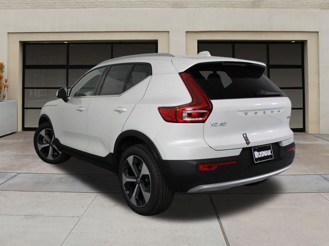 2025 Volvo XC40 Plus Bright Theme