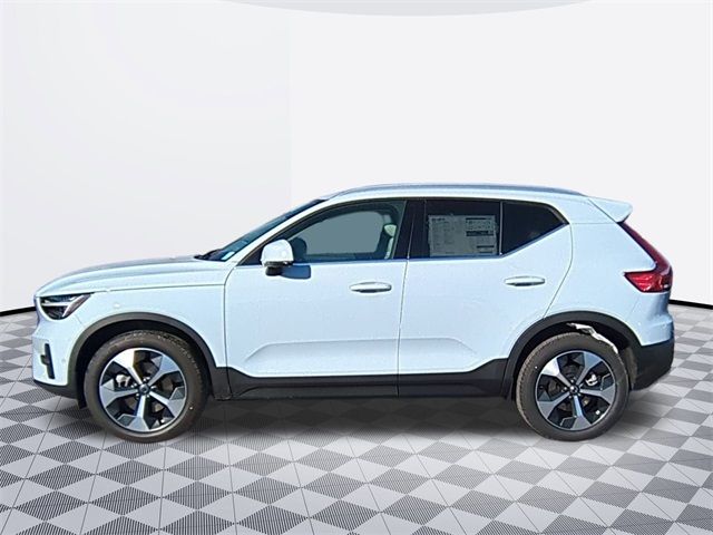 2025 Volvo XC40 Plus Bright Theme