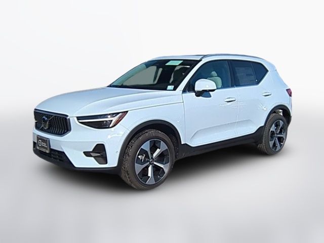 2025 Volvo XC40 Plus Bright Theme