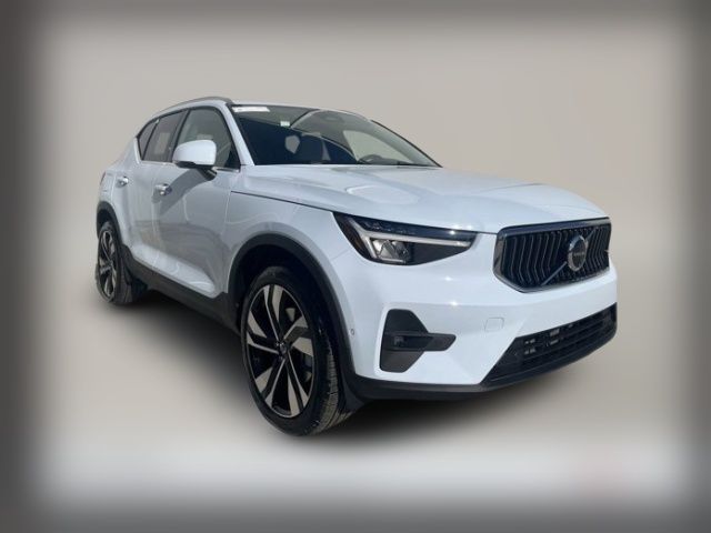 2025 Volvo XC40 Plus Bright Theme